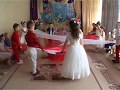Танец на выпускном с тканями в детском саду