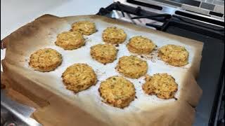 CRAB CAKES - HOME COOKING