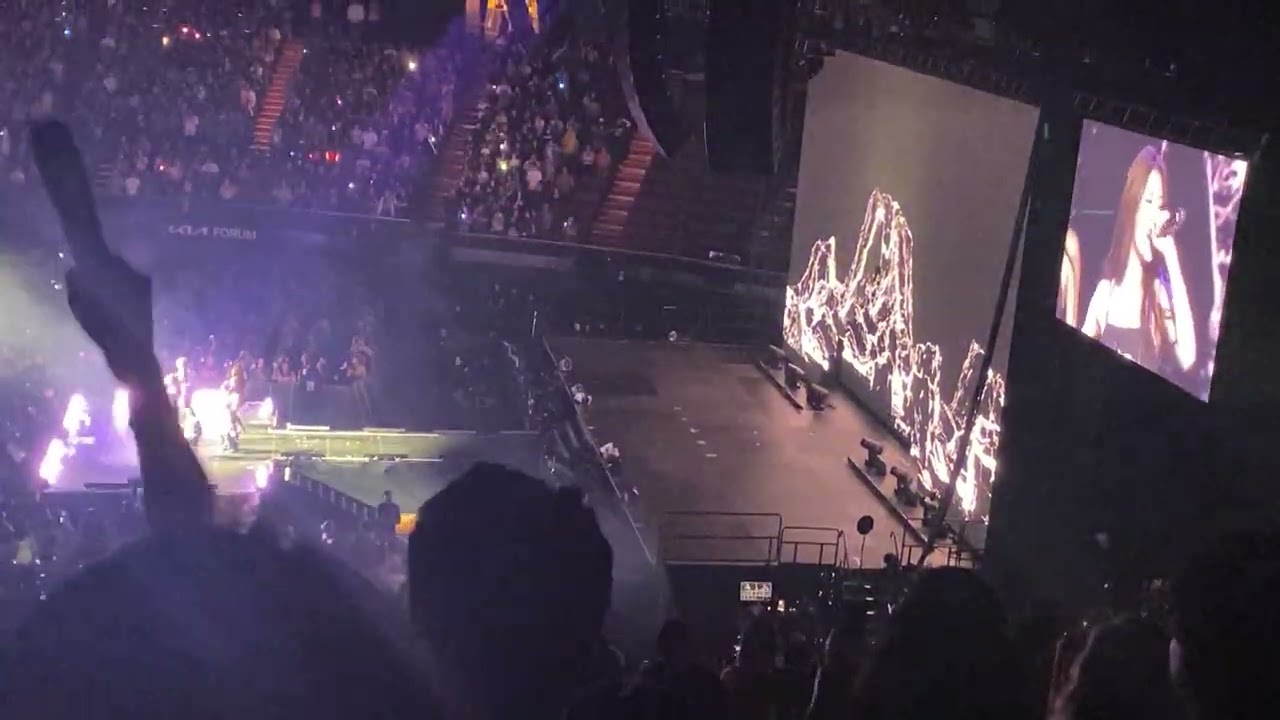 18 Unforgiven/Antifragile (Rock Ver)-  LE SSERAFIM EASY CRAZY HOT 2025 - Kia Forum LA 9-12-25