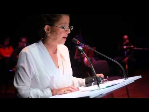 الشاعرة عتيقة بنزيدان في قراءة شعرية جميلة لقصيدة لاتلمني من ديوانها الشعري صرخة أنثى 