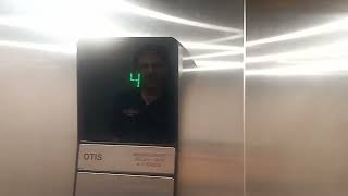 Otis Hydraulic Elevator at La Quinta Inn in New Berlin WI