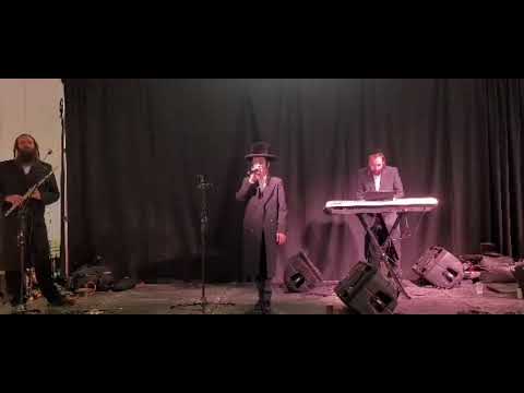 ביצוע מרגש ומיוחד של בנצי קלצקין עם הקלידן הערשי סגל