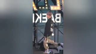 Baekhyun UN Village Mirror