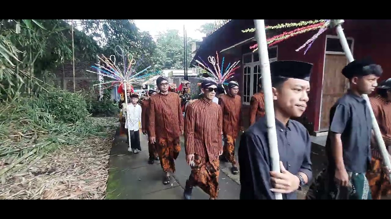 Kirab santri At Tauhid 1 Gamelan 10 Februari 2026 bagian 1