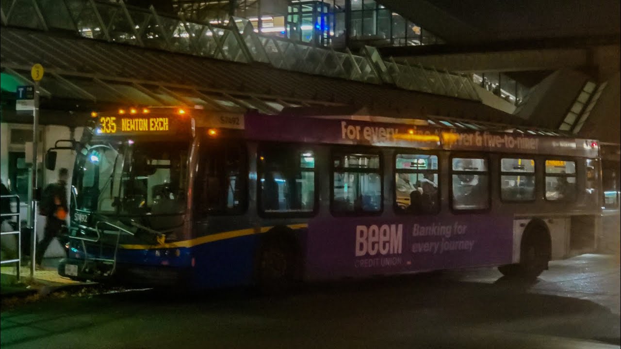 TransLink - 2006 NFI D40LFR | S7493