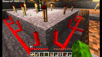 Minecraft Pumping system. (Industrial craft/Buildcraft)