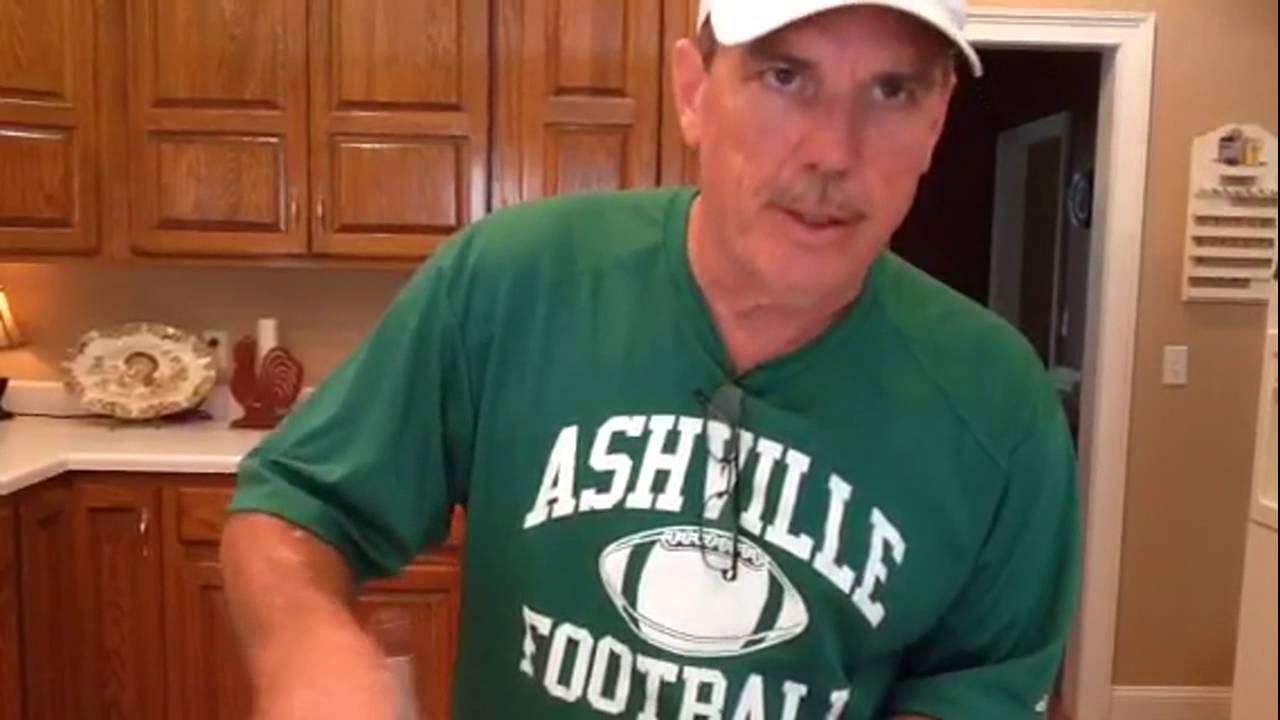 How to Make Homemade Grape Ice Cream