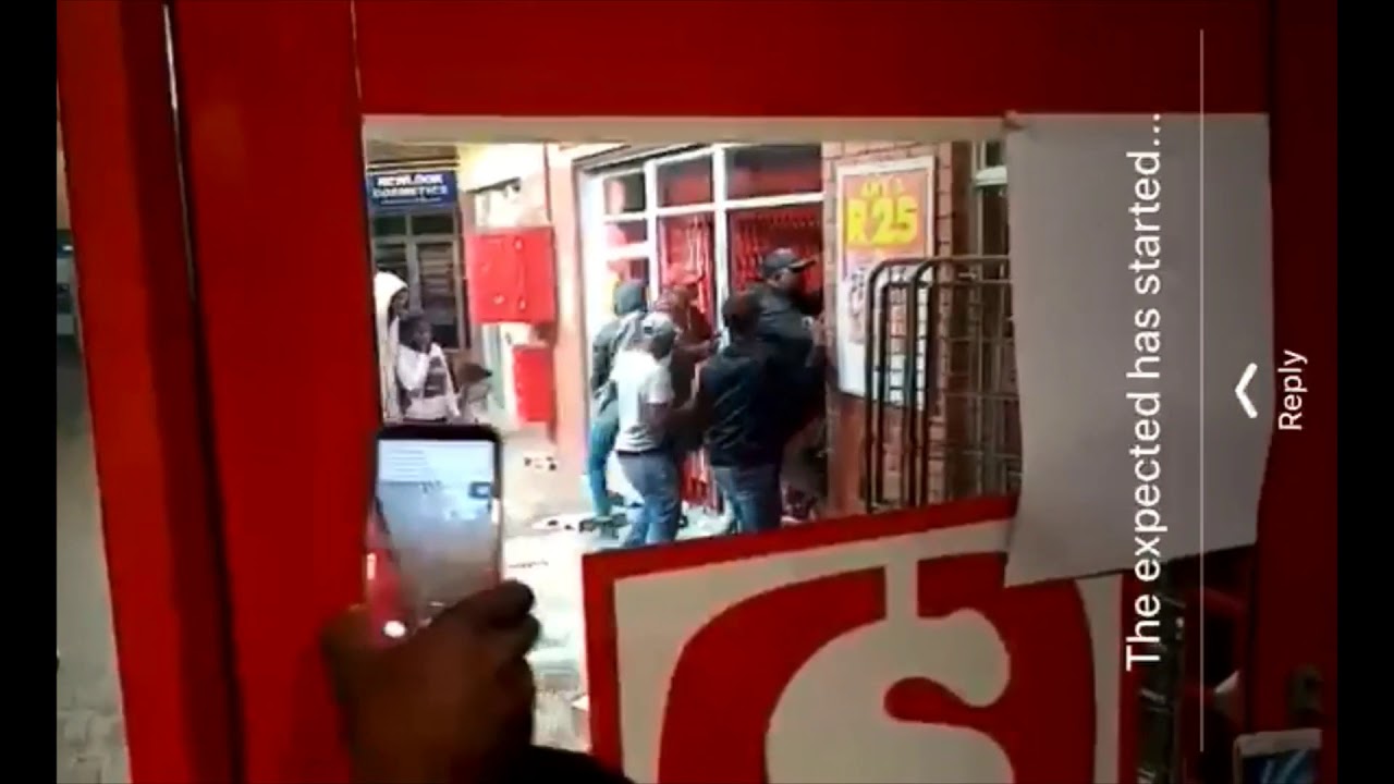 SOUTH AFRICA: Looting has begun due to the coronavirus lockdown - Shoprite