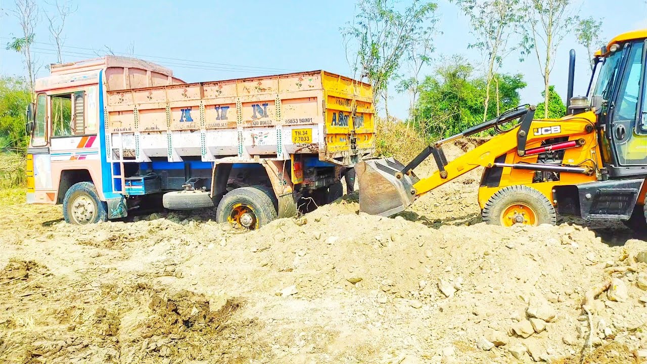 ashok Leyland lorry breakdown with JCB Apreter very praser YouTube