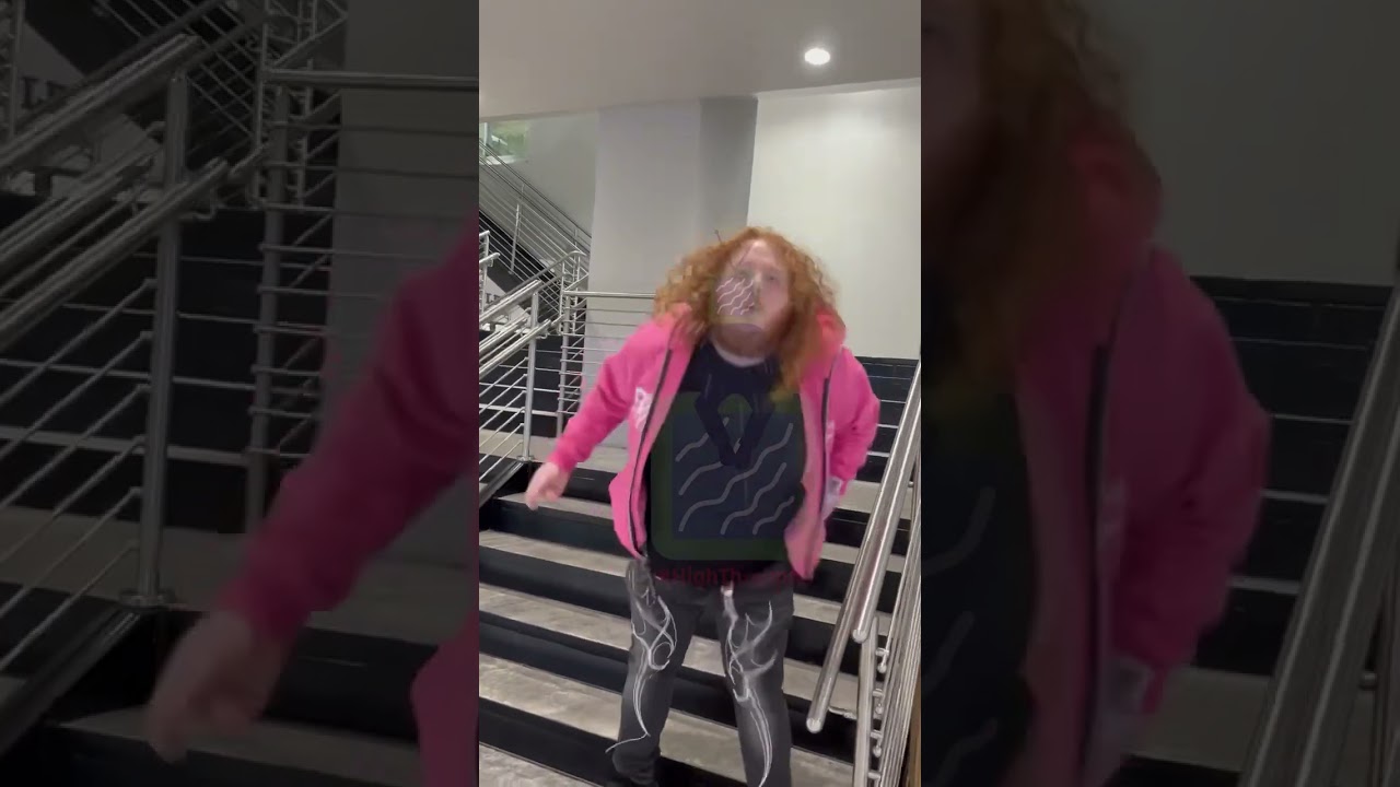 Джинн Ли плюёт в хьюстонский Crip FDA в торговом центре Хьюстона 