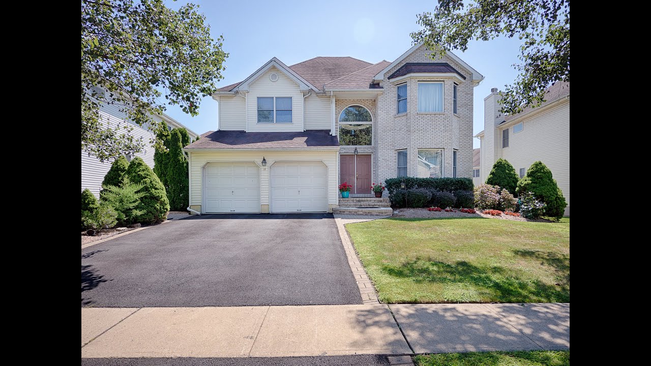 17 Erica Way, Parsippany NJ