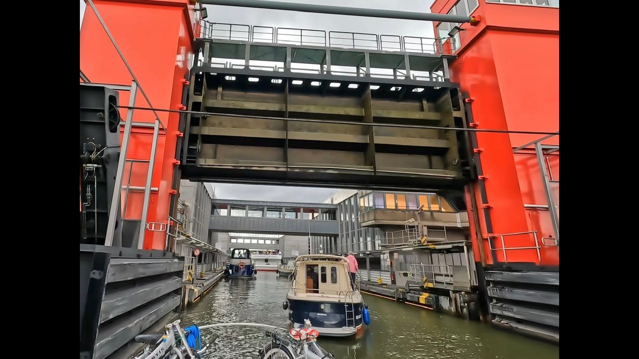 Es geht heute durch das spannende Schiffshebewerk Scharnebeck am ESK. Fahrt mit!