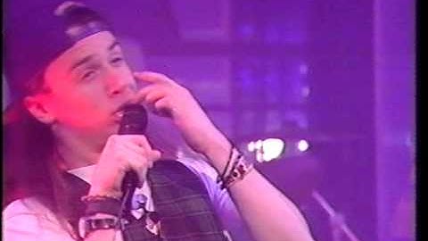FAITH NO MORE - FROM OUT OF NOWHERE (TOTP 1990)