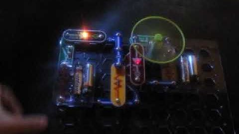 Snap Circuits Light | Project 93: Funny Speed Motor with Light (SEIZURE WARNING)