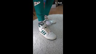 forum 84 off white team dark green ftwr white