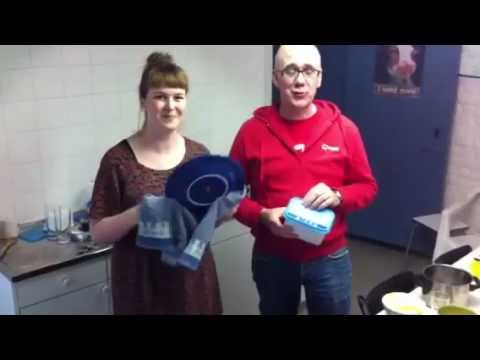 ResQ-team: Dorothee en Carl doen de afwas op kot - YouTube
