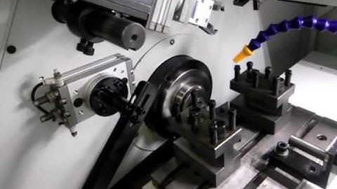 (Servo arm) automatic reverse side automatic feed CNC lathe