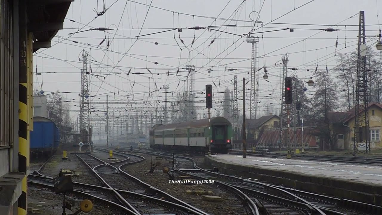 CZECH TRAIN 163.082-1 AT OLOMOUC STATION CZECH REPUBLIC 31/12/2009