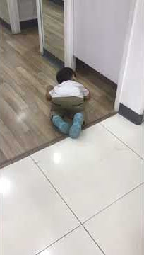 ngintip mama lagi ganti baju di kamar pas