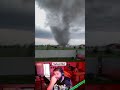 Guy records tornado until last second