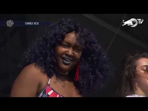 Cupcakke - CPR (Live Lollapalooza Chicago 2017 - Charli XCX show)