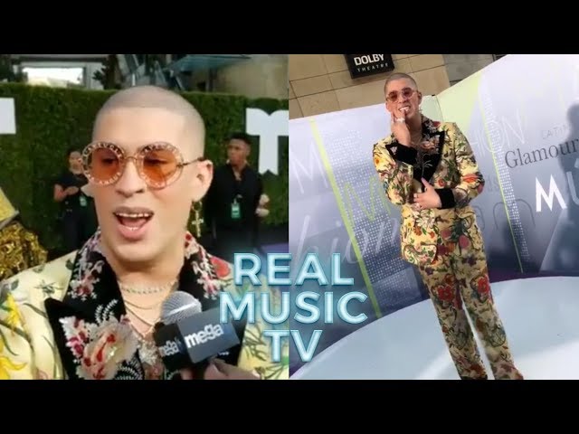 Bad Bunny Se Burla De Su Propia Ropa Gucci En Los Premios Latin Amas Y Más  - YouTube