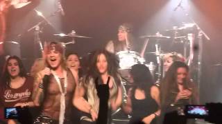 Video thumbnail of "Steel Panther - Gold digging whore (Live with girls on stage - Barcelona)"