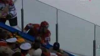 Сборная России по хоккею 2008 (russian hockey team)(Видео о победе сборной России по хоккею на чемпионате мира 2008 в Канаде Музыка: Крокодил Гандри - Bonebreaker..., 2008-05-22T10:44:54.000Z)