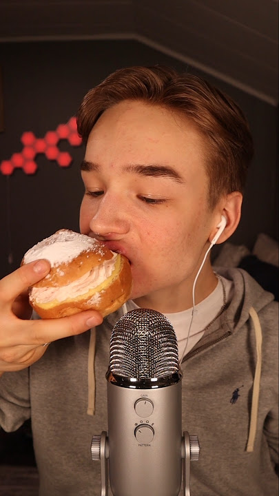 Fat-Tuesday eating Semla #asmr #asmrfood #asmrsounds #asmrvideo #asmrcommunity #asmreating #semla