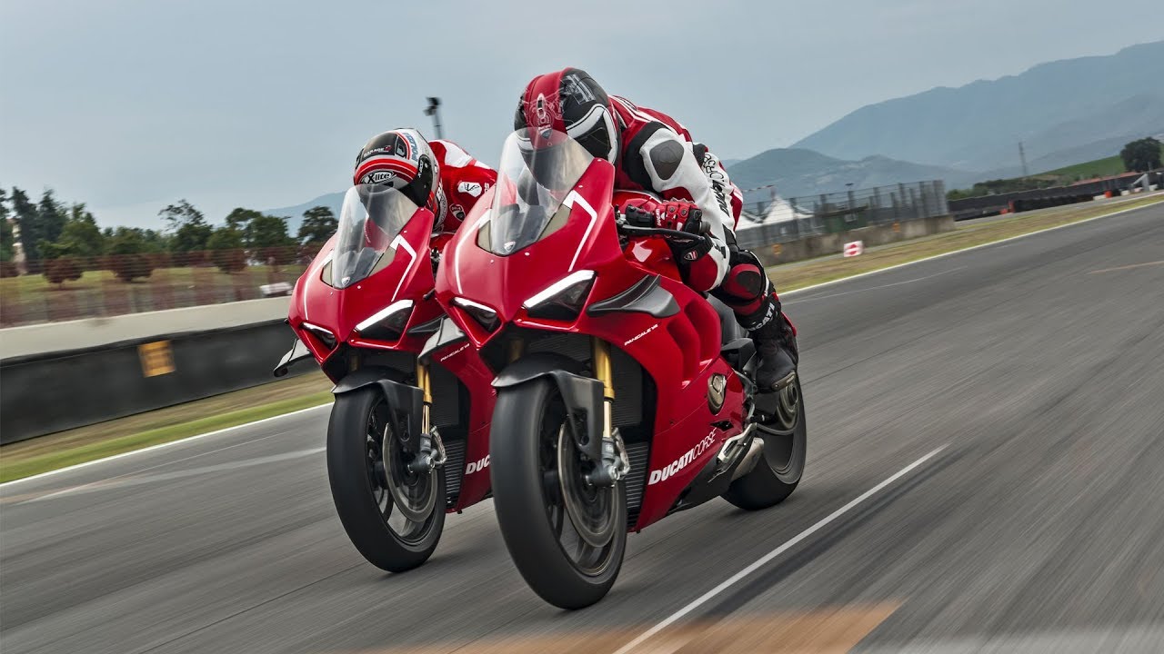 Ducati Panigale V4 R   The Sound of Excellence