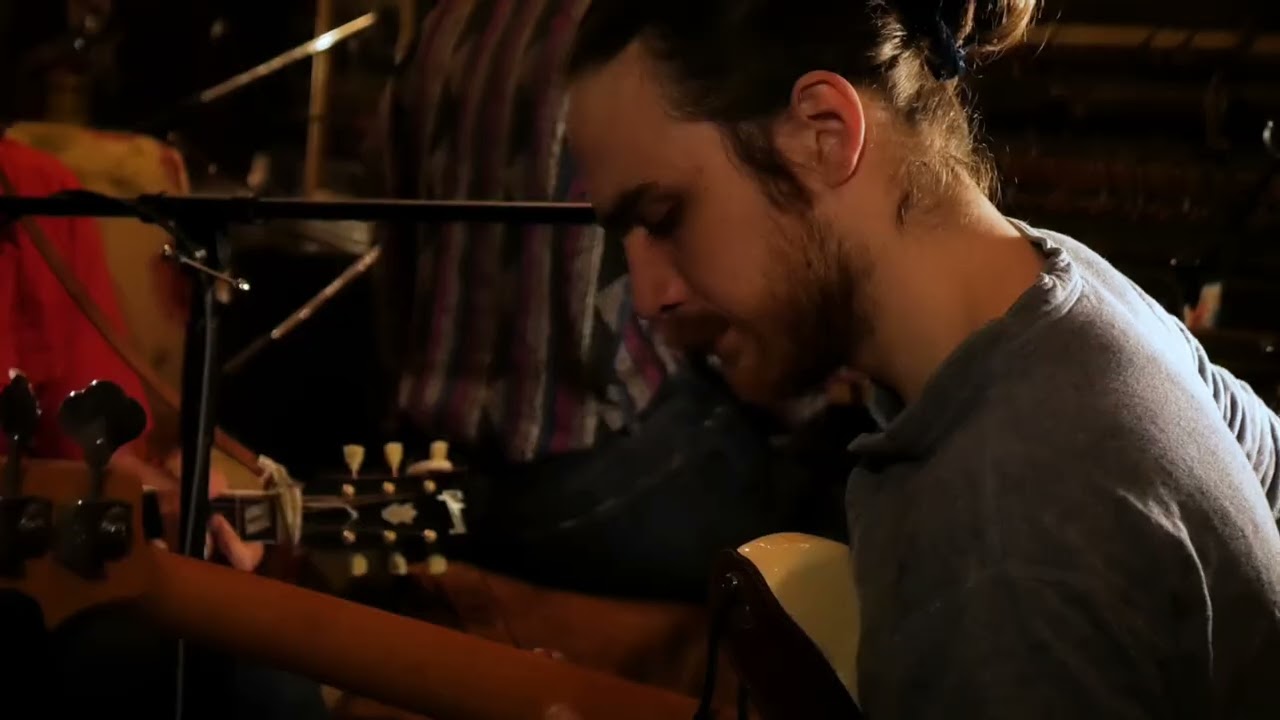 Trail Papa - Broken Teapot