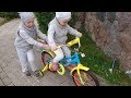Вероника научилась кататься на велосипеде  #видеодлядетей #дети #kids #kidsvideo #детинавелосипеде