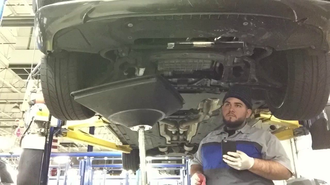Oil Change on a Mercedes S550 - YouTube