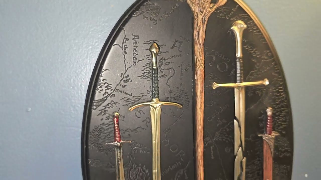 Arms of the Fellowship - Arms of Middle Earth - Sideshow Weta