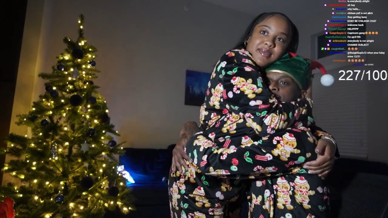 VLOGMAS DAY 3🎄: Being Extra Clingy To JAYNA While Decorating🥰
