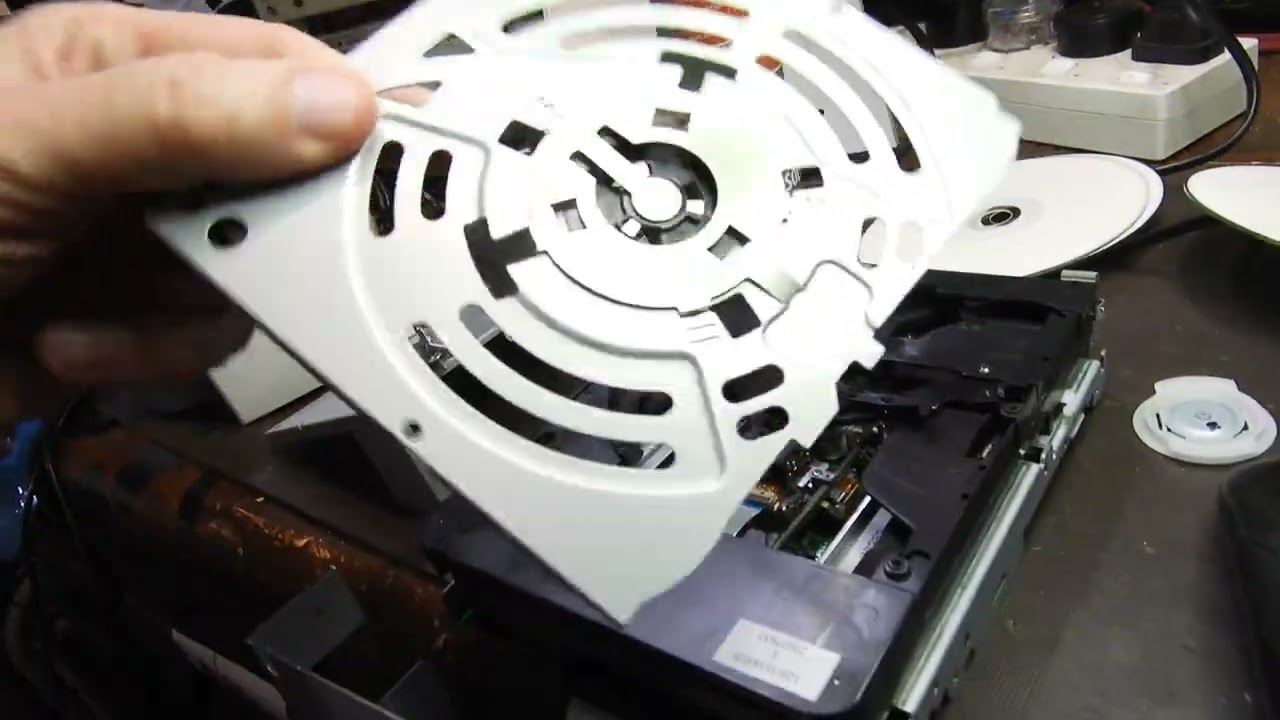 Ремонт CD/DVD-привода Plextor PX-716UFL. Качественная сборка, но сложно что-либо сделать — слотов...