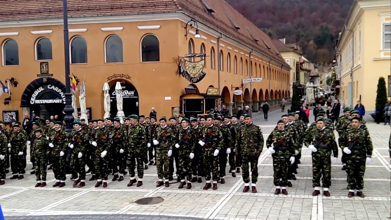 Treceți Batalioane Române Carpații - Defilare Vânători de Munte Brașov 2016