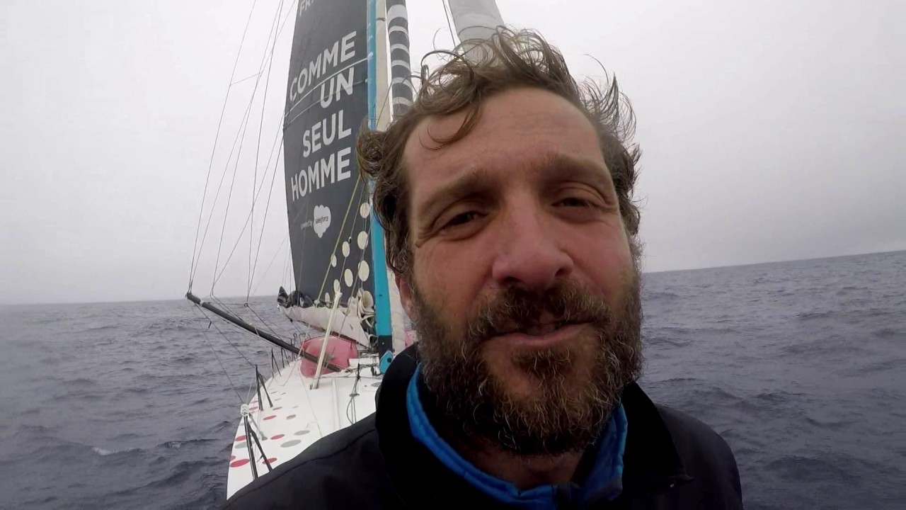 J49 : Eric Bellion est à la moitié du parcours / Vendée Globe