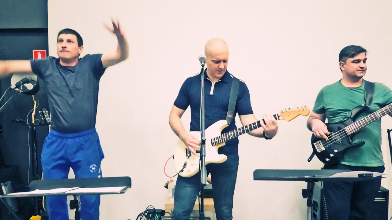 Имя Твоё как разлитое мирро (хвала) - YouTube