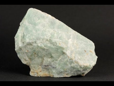 糸魚川産 翡翠 原石 355g / Japanese Jadeite - YouTube