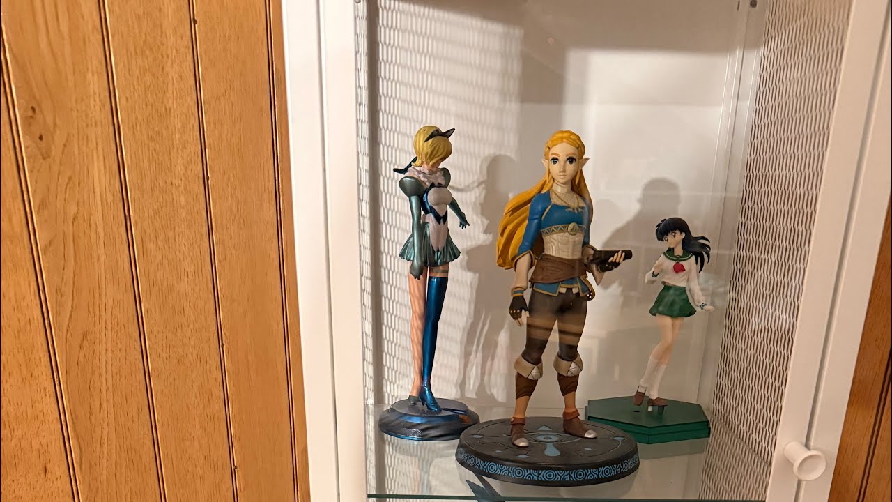 Showing my collectibles that I have - YouTube