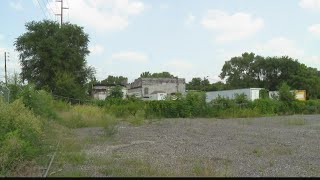 A developer is planning to build a golf entertainment venue is in downtown Indianapolis.