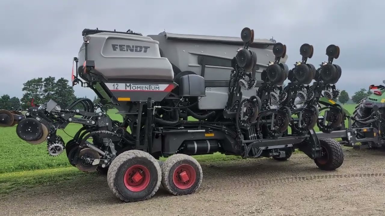 NEW Redesigned Fendt Momentum Dry Fertilizer, Fendt Rogator