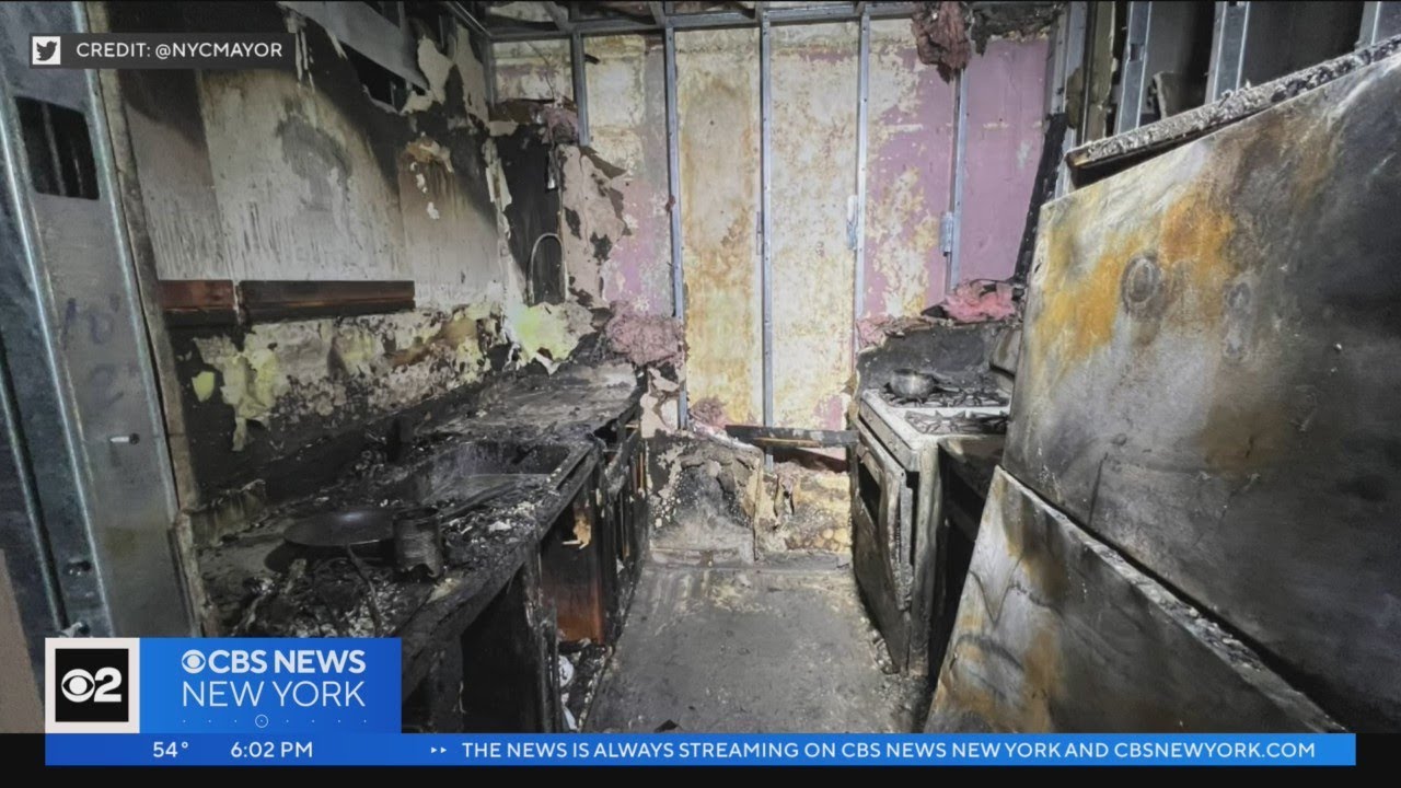 Mother, 2 young daughters killed in Brooklyn apartment fire - YouTube