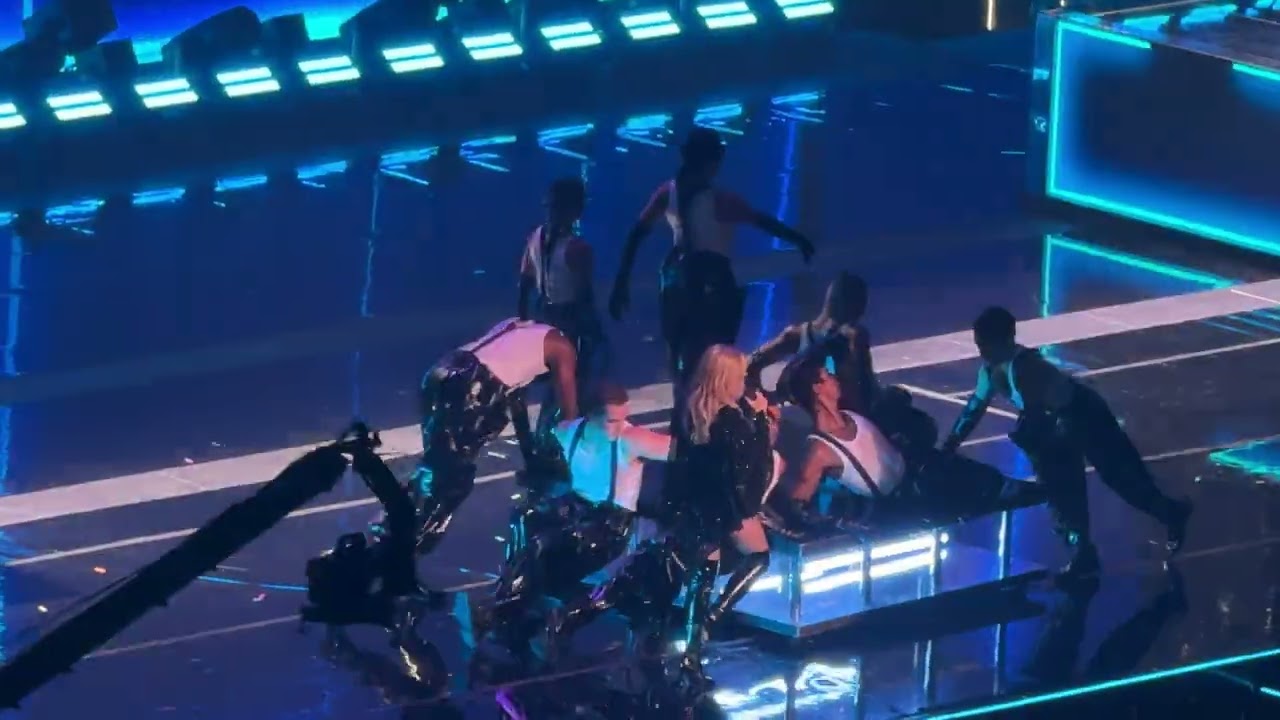 KYLIE MINOGUE | CAN’T GET YOU OUT OF MY HEAD | TENSION TOUR LISBON