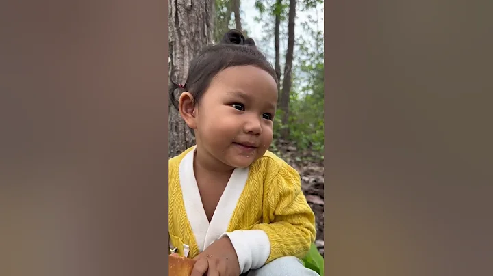 Survival Skills in Forest: SIMPLE but USEFUL #survival #outdoors #shorts #camping #bushcraft #useful