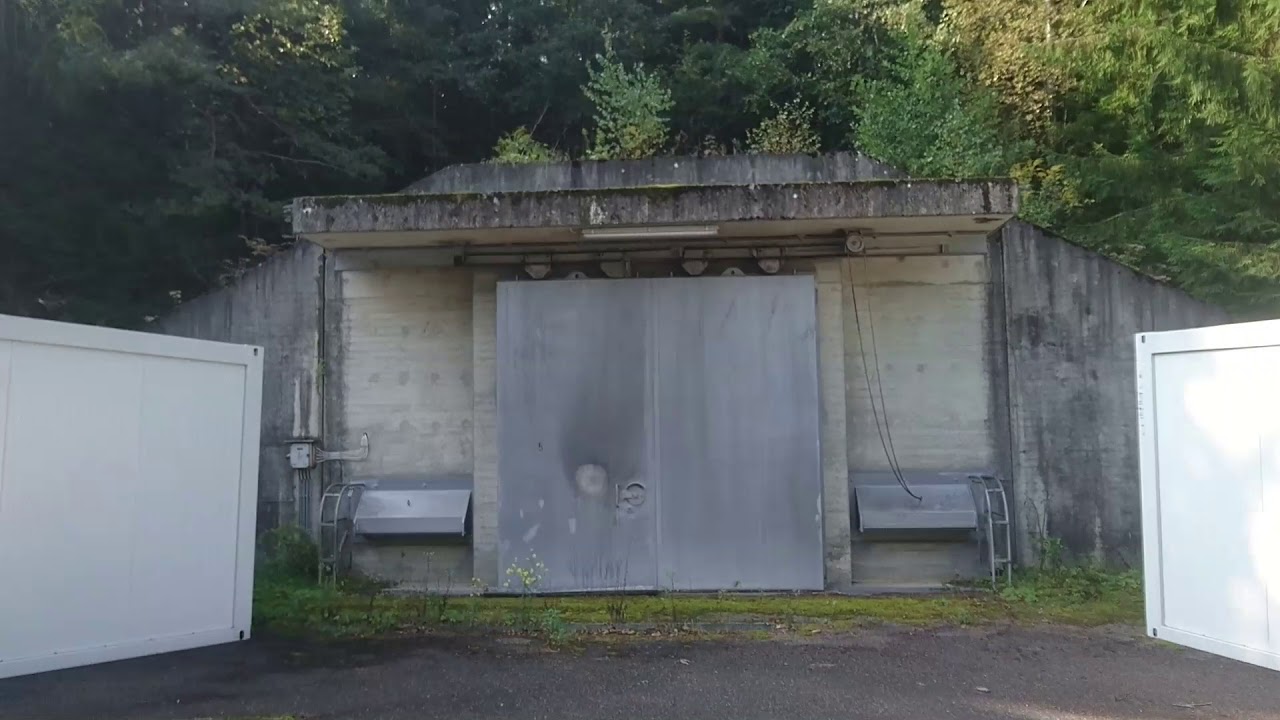 Verbotene Tour durch das ehemalige Munitionsdepot in Beuren-Nürtingen. Was sollen die Container?