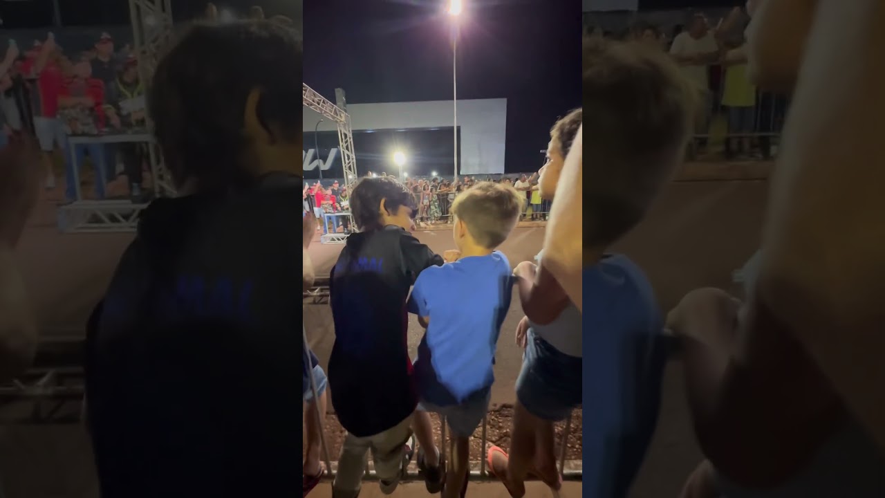 Assistindo ShowTime BMX com meu amigo Nicolas.