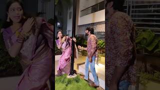 #shorts #gopemma chethilo #song #gayathriraj #ytshorts #evergreenhitstelugu #couplegoals