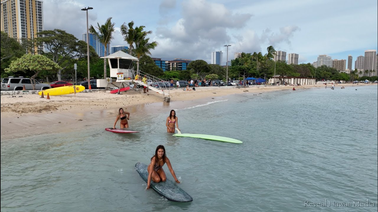 The Girls Surfing Courts @ Ala Moana  4K
